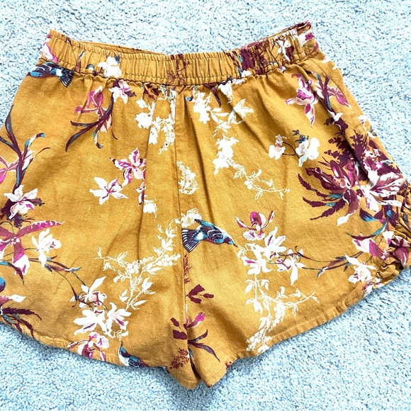 B.P. Flutter Floral Shorts Junior’s Size XXS - Picture 2 of 3